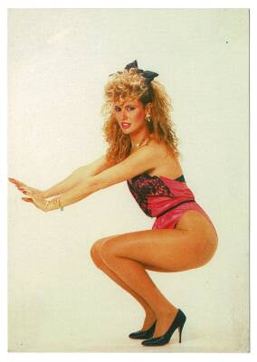 Harika Avcı Kartpostal KRT8633 - 1