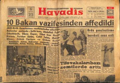 Havadis Gazetesi 26 Ağustos 1960 - 10 Bakan Vazifesinden Affedildi - Tifo Vakaları Bazı Semtlerde Arttı GZ122155 - 1