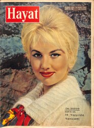 HAYAT Dergisi 16 Mart 1961 Sayı : 12 - Ankaraya Gelişi Münasebetiyle Kıraliçe 2. Elizabeth - Marilyn Monroe Anlatıyor: Arthur Miller'le Hayatım NDR89609 - Gökçekoleksiyon