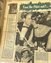 HAYAT Dergisi 16 Ocak 1959 Sayı : 3-Kapak:Brigitte Bardot-İran Kraliçesi Süreyya , Son Zamanlarda Sık Sık Değişen Flörtlerle Görüntülenmeye Başlandı NDR88759 - 2