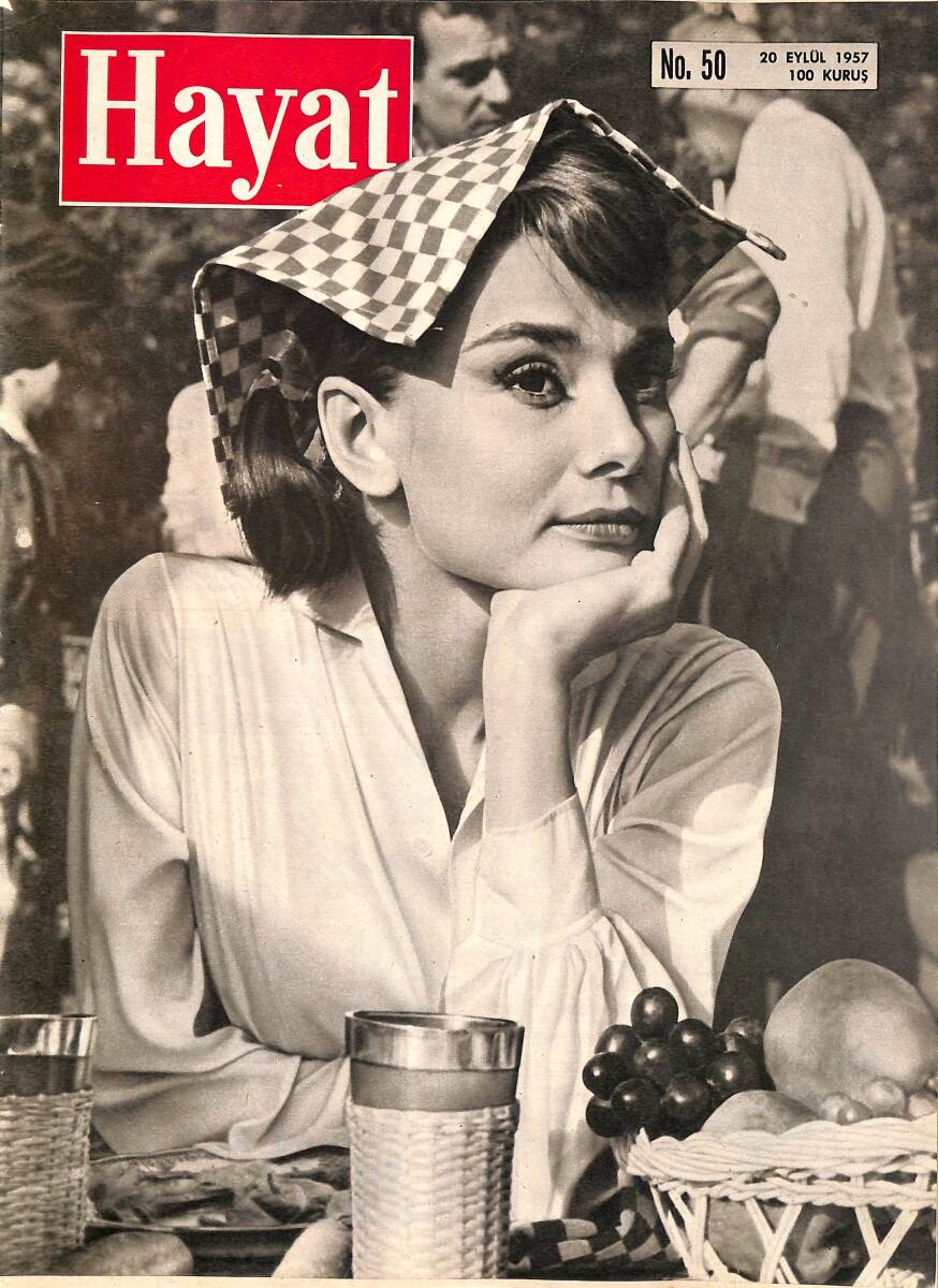 Hayat Dergisi 20 Eylül 1957 No.50 - Kapak: Audrey Hepburn & Surların İçindeki Diyarbakır & Sulara Boğulan Ankara & Irak Kralı II. Faysal Eşini Seçti NDR98466 - 1