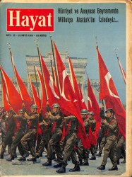 HAYAT DERGİSİ 26 Mayıs 1966 Sayı:22 - Kapak:27 Mayısta Hürriyet Meydanı - Johnny Haliday'in Gizli Hamam Sefası - Kadıköy'ün Bilgiç Kızları NDR88672 - Gökçekoleksiyon