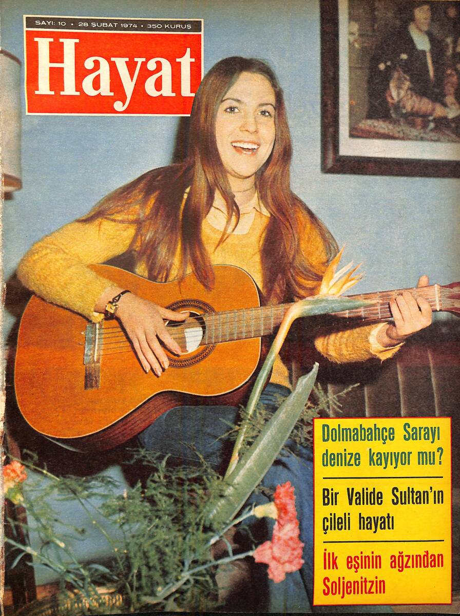 Hayat Dergisi 28 Şubat 1974 Sayı: 10 - Kapak: Yasemin Kumral - Dolmabahçe Sarayı Denize Kayıyor Mu - Nilüfer, Yasemin Ve Ayla NDR96420 - 1