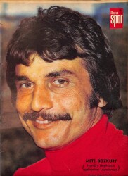 Hayat Dergisi Beşiktaş'lı Futbolcu Mete Bozkurt Poster KRT21115 - Gökçekoleksiyon