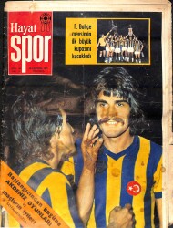 Hayat Spor Dergisi 20 Ağustos 1975 Sayı: 34 - Fenerbahçe Mevsimin İlk Büyük Kupasını Aldı -Trabzon Bu Kez Kazandı - Anadolu'da 