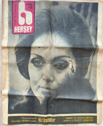 Her Şey Dergisi 3 Mart 1971 Sayı: 1 - Türkan Şoray İlk Röportajını Yazdı - Raquel Welch - Ursula Andress - Filiz Akın - Taş Bebek Gönül Yazar GZ153367 - 1