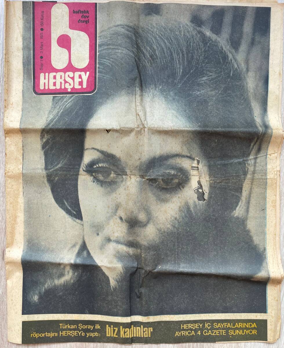 Her Şey Dergisi 3 Mart 1971 Sayı: 1 - Türkan Şoray İlk Röportajını Yazdı - Raquel Welch - Ursula Andress - Filiz Akın - Taş Bebek Gönül Yazar GZ153367 - 1