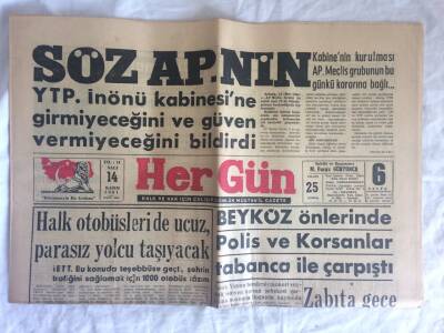 Hergün Gazetesi 14 Kasım 1961 - Beykoz Önlerinde Polis Ve Korsanlar Tabanca İle Çarpıştı GZ73384 - 1