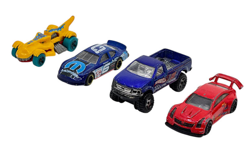 Hot Wheels Metal 4'lü Oyuncak Araba (N) AOB4355 - 1