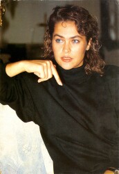 Hülya Avşar Kartpostal (Büyük Boy) KRT22312 - Gökçekoleksiyon