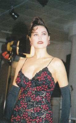 Hülya Avşar Kartpostal KRT10975 - 1