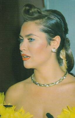 Hülya Avşar Kartpostal KRT11021 - 1