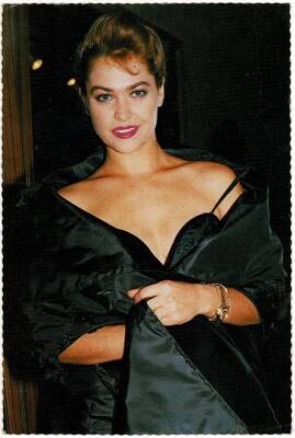 Hülya Avşar Kartpostal KRT11044 - 1