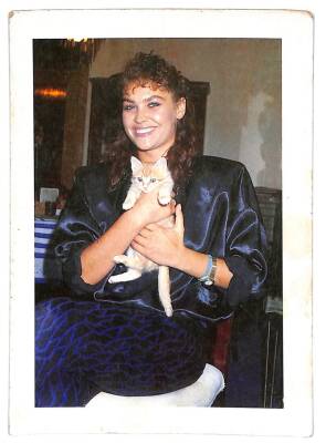 Hülya Avşar Kartpostal KRT11048 - 1