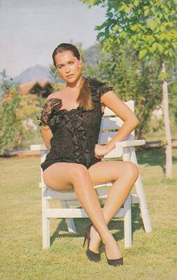 Hülya Avşar Kartpostal KRT11052 - 1