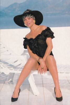 Hülya Avşar Kartpostal KRT11056 - 1