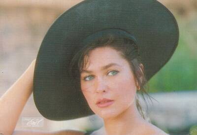 Hülya Avşar Kartpostal KRT11251 - 1