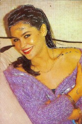 Hülya Avşar Kartpostal (Küçük Boy) KRT20113 - Gökçekoleksiyon