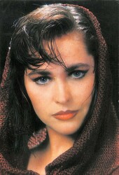 Hülya Avşar Kartpostal (Küçük Boy) KRT20123 - Gökçekoleksiyon