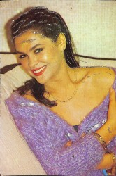 Hülya Avşar Kartpostal (Küçük Boy) KRT21431 - Gökçekoleksiyon