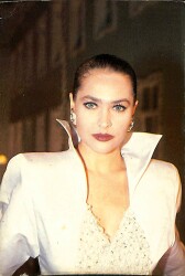 Hülya Avşar Kartpostal (Küçük Boy) KRT22098 - Gökçekoleksiyon