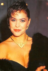 Hülya Avşar Kartpostal (Küçük Boy) KRT22106 - Gökçekoleksiyon