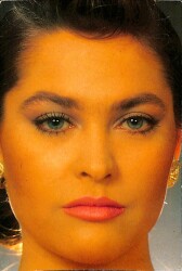 Hülya Avşar Kartpostal (Küçük Boy) KRT22110 - Gökçekoleksiyon