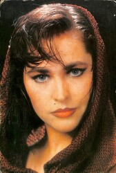 Hülya Avşar Kartpostal (Küçük Boy) KRT22113 - Gökçekoleksiyon