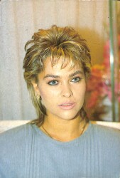 Hülya Avşar Kartpostal (Küçük Boy) KRT22125 - Gökçekoleksiyon