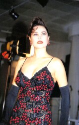 Hülya Avşar Kartpostal (Küçük Boy) KRT22127 - Gökçekoleksiyon