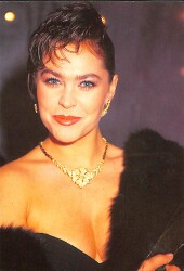 Hülya Avşar Kartpostal (Küçük Boy) KRT22190 - Gökçekoleksiyon