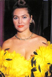 Hülya Avşar Kartpostal (Küçük Boy) KRT22691 - Gökçekoleksiyon