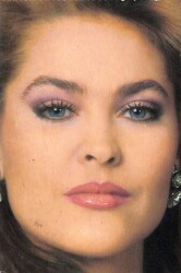 Hülya Avşar Kartpostal (Küçük Boy) KRT22745 - Gökçekoleksiyon