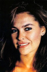 Hülya Avşar Kartpostal (Küçük Boy) KRT22800 - Gökçekoleksiyon