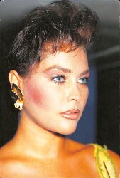 Hülya Avşar Kartpostal (Küçük Boy) KRT22860 - Gökçekoleksiyon