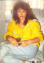 Hülya Avşar Kartpostal (Küçük Boy) KRT23829 - Gökçekoleksiyon