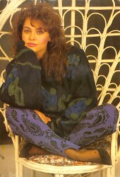 Hülya Avşar Kartpostal (Küçük Boy) KRT23830 - Gökçekoleksiyon