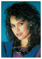 Hülya Avşar Orta Boy Kartpostal KRT6875 - Gökçekoleksiyon