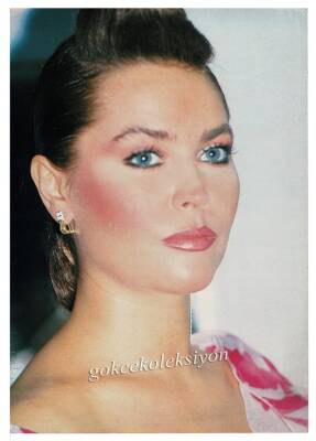 Hülya Avşar Orta Boy Kartpostal KRT6883 - 1