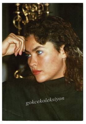 Hülya Avşar Orta Boy Kartpostal KRT6888 - 1