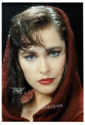 Hülya Avşar Orta Boy Kartpostal KRT6890 - Gökçekoleksiyon