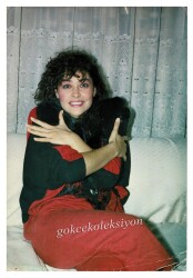 Hülya Avşar Orta Boy Kartpostal KRT6895 - Gökçekoleksiyon