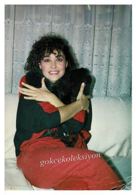 Hülya Avşar Orta Boy Kartpostal KRT6895 - 1