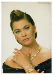 Hülya Avşar Orta Boy Kartpostal KRT6901 - Gökçekoleksiyon