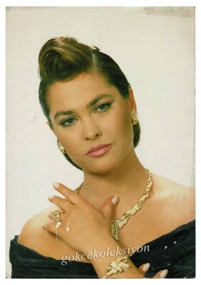 Hülya Avşar Orta Boy Kartpostal KRT6901 - 1