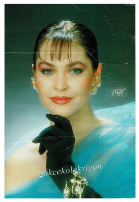 Hülya Avşar Orta Boy Kartpostal KRT6923 - 1