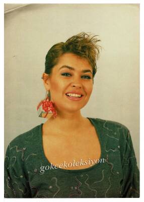 Hülya Avşar Orta Boy Kartpostal KRT6925 - 1