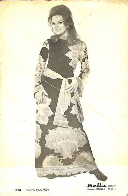 Hülya Koçyiğit Kartpostal KRT14245 - 1