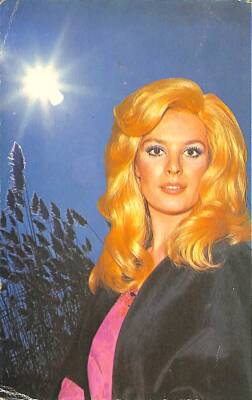 Hülya Koçyiğit Kartpostal KRT14648 - 1