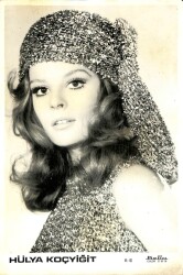 Hülya Koçyiğit Kartpostal KRT17412 - Gökçekoleksiyon